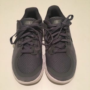 Boys Nike Run Free 5.0, Size 1 Youth Shoes